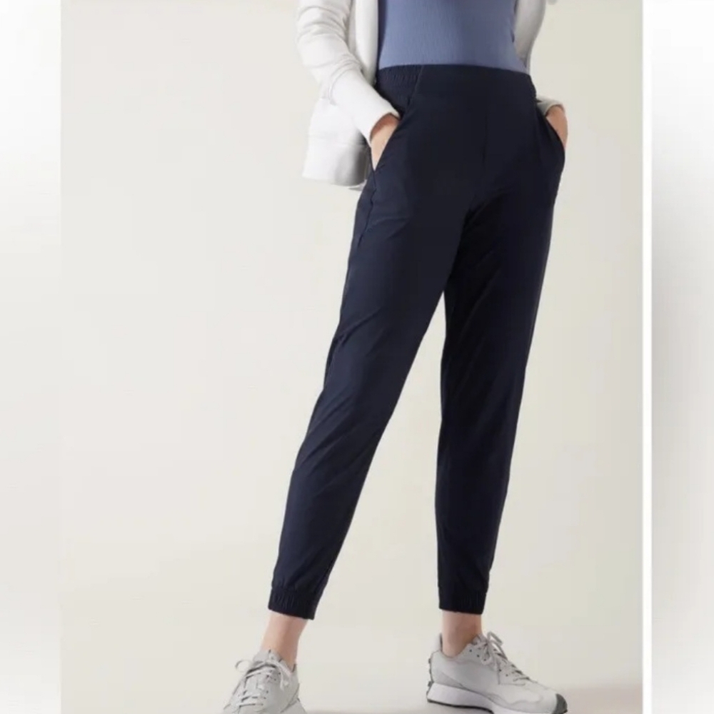NWT Athleta Brooklyn Jogger Navy 6